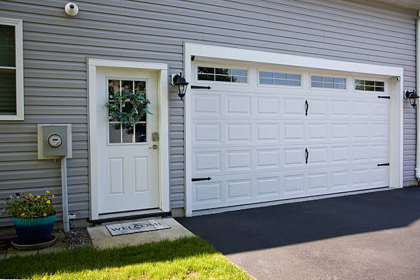 24/7 Emergency Garage Door Panel Replacement experts in West Point, MS